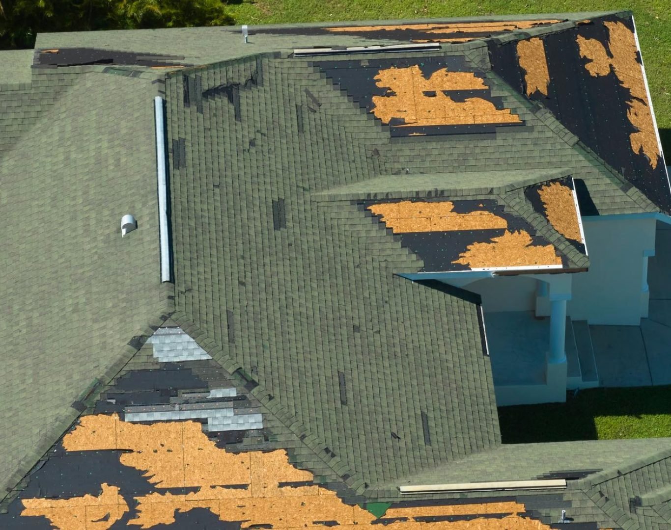 Expert roof repair in Mount Pleasant, SC for leaks, missing shingles, and storm damage